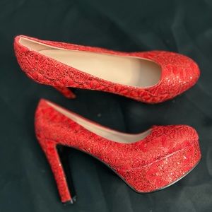 Sparkly Red Heels With Design. Size (US-8) (EU-41)